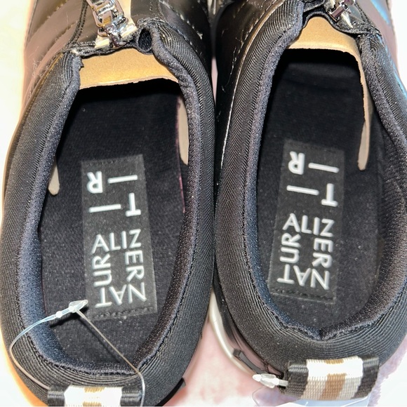 Naturalizers black low breakaway front zip water resistant sneakers size 9.5 - Picture 7 of 10